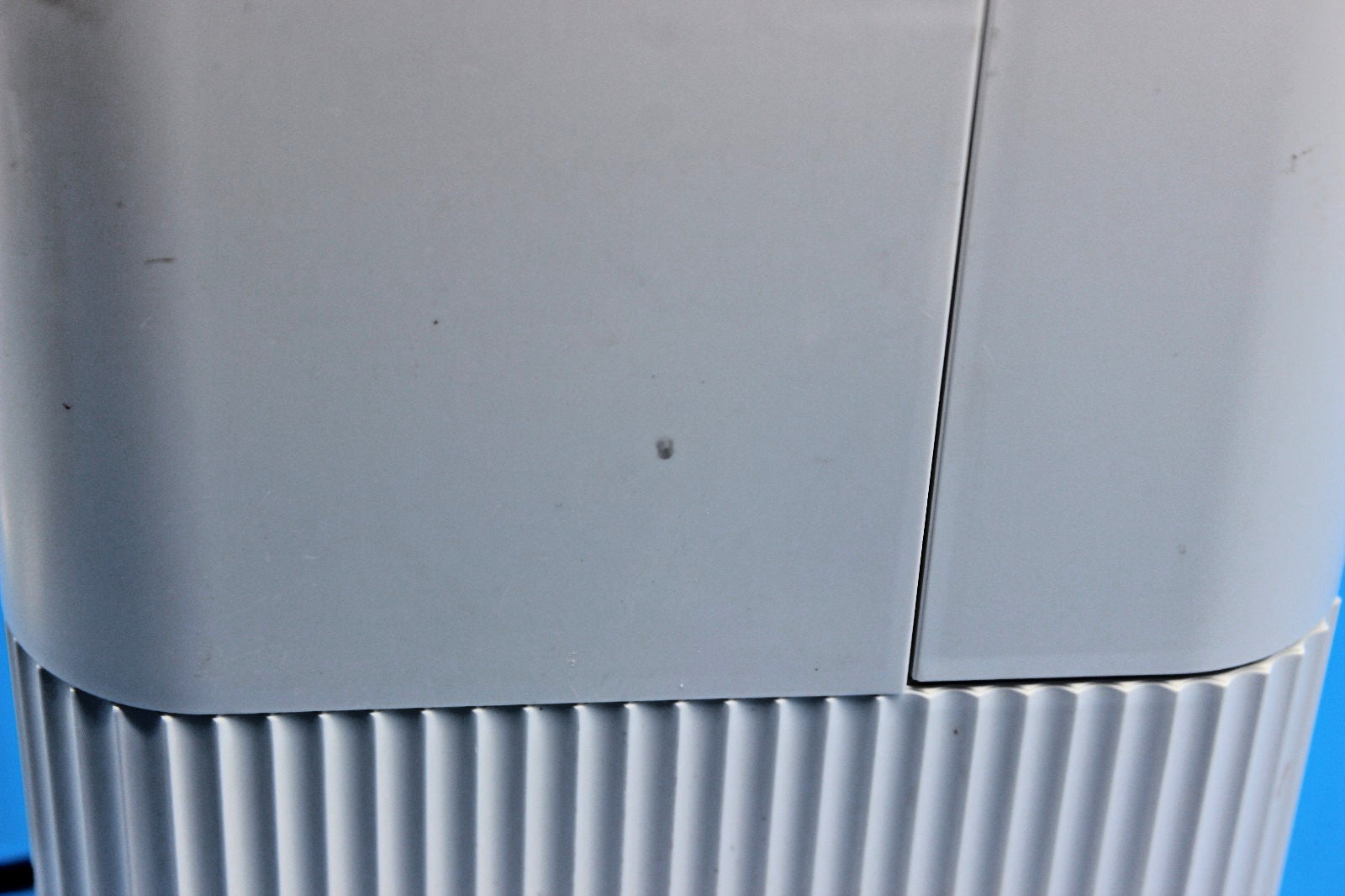 Shark Detect Clean Empty IW3612EU - Absaug-Station (mit Halter und Odorblocker)